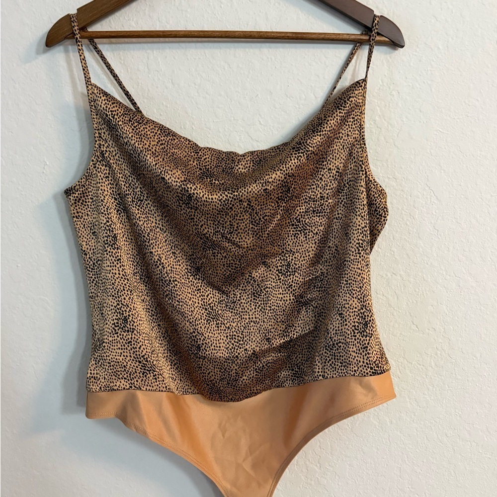 Sincerely Jules Leopard Print Satin Cowl Neck Bodysuit - Picture 3 of 10